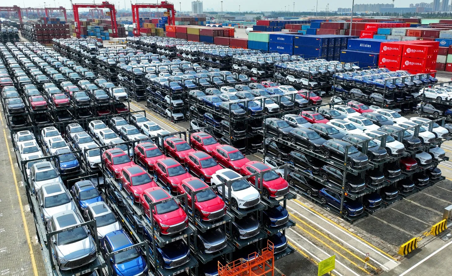 ทำไมจีนสั่งเบรกส่งออกรถ EV ปี 2569 วิเคราะห์อนาคตตลาดโลกและทิศทางหุ้น