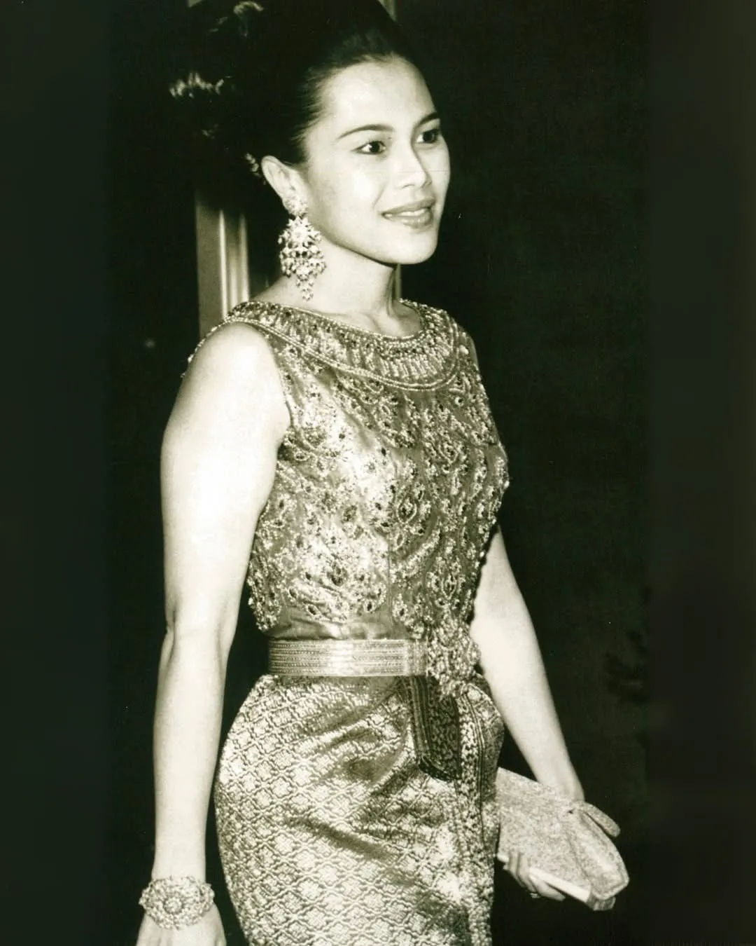 พระมารดาแห่งไหมไทย จากพระราชปณิธานแก้จน สู่การพลิกฟื้นผ้าไหมไทยให้ยั่งยืน