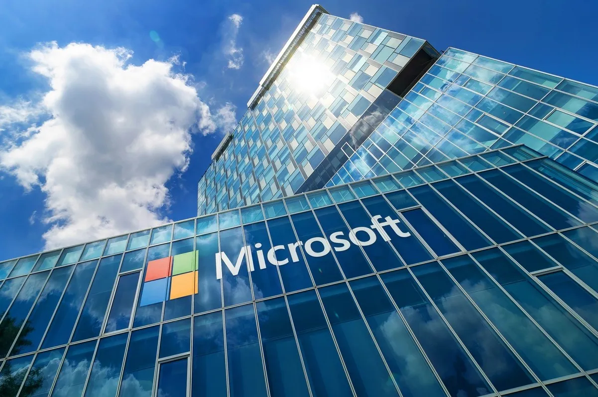 Alphabet vs Microsoft ศึกหุ้นเทคยักษ์ใหญ่ เลือกลงทุนตัวไหนดี