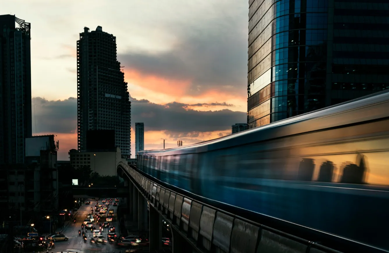 BTS หรือ BEM? วิเคราะห์หุ้นรถไฟฟ้า หลังครม.ไฟเขียว 20 บาทตลอดสาย ใครคือผู้ชนะ