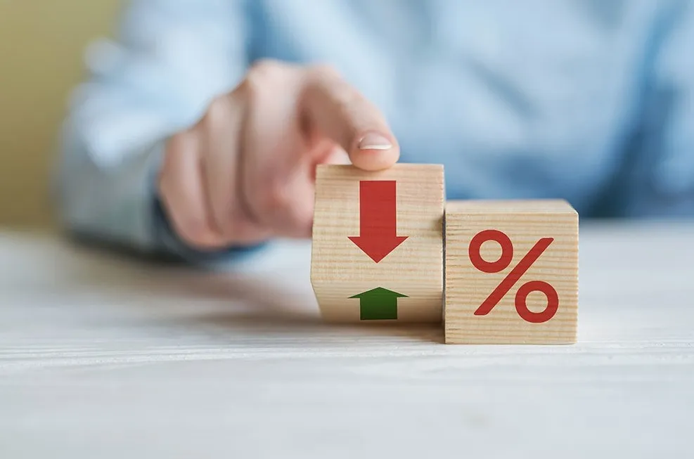 ถอดรหัส กนง. ลดดอกเบี้ย 1.50% เดิมพันเศรษฐกิจไทยและทิศทางการลงทุน