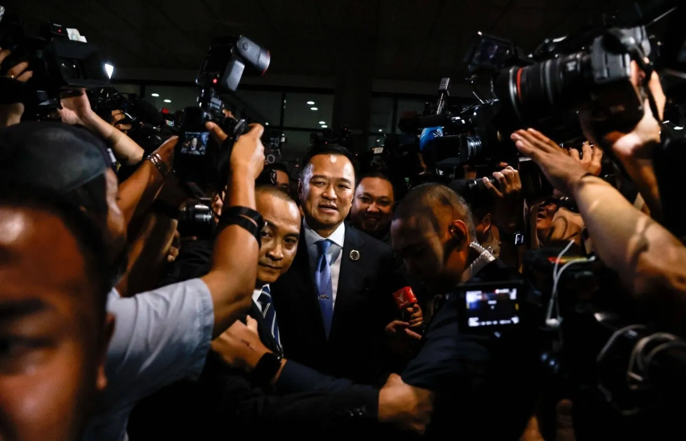 เจาะหุ้นไทยหลังยุบสภา ส่องทิศทางการลงทุนเมื่อการเมืองปูทางสู่ Market Refresh